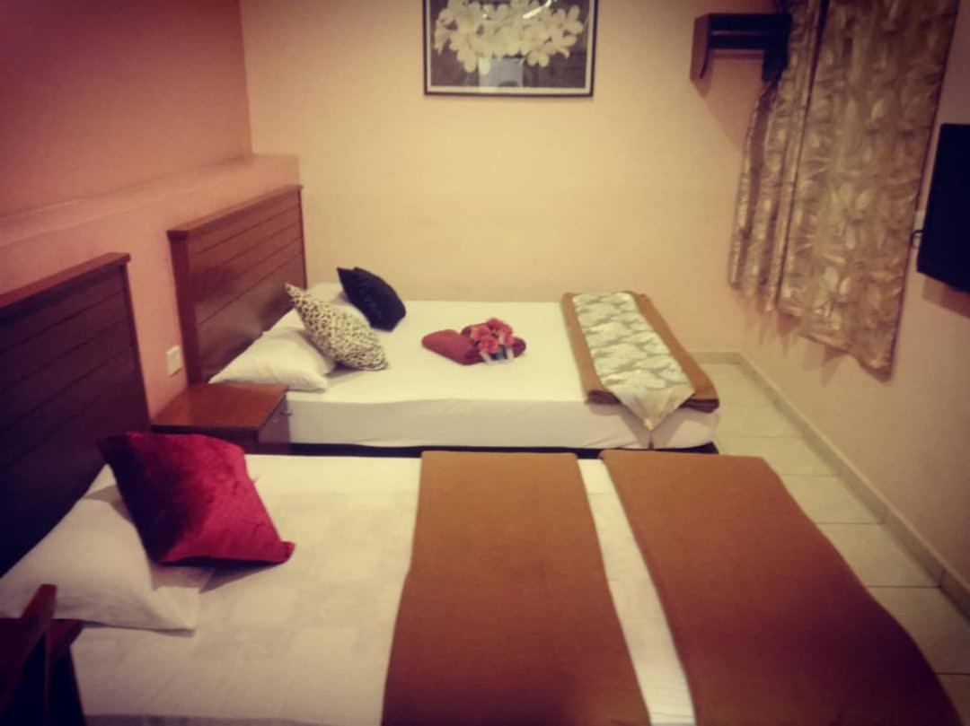 Weng Kong Homestay Slim River Exteriör bild